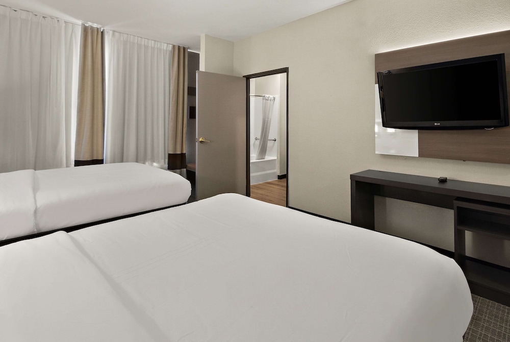2 Beds Queen Suite Non Smoking Accessible with Walk in Shower - Photo 6