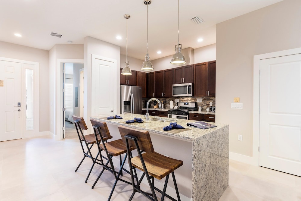 3 BR 3BA Villa 5min Disneyworld Hot Tub BBQ, Billede 6