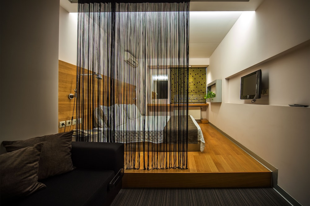Executive Room - Photo 3