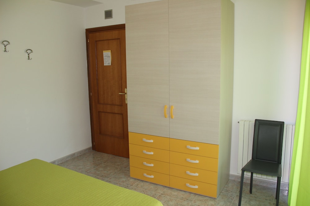 Triple Room, Private Bathroom (Rossa) photo 3