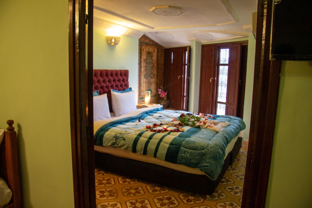 Classic Quadruple Room - Photo 8
