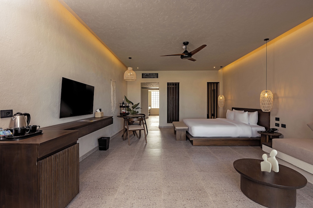 Junior Suite, 1 Bedroom, Sea View photo 2