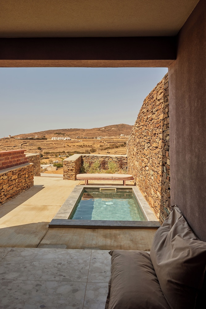 Junior Suite with Plunge Pool - Photo 2