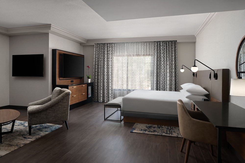 Suite (California) - Photo 6