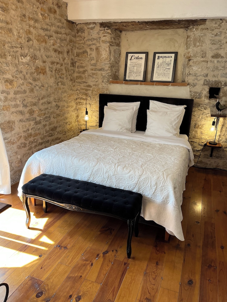 Suite NI