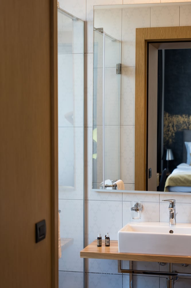 Executive Double Room, Balcony, City View - Photo 9