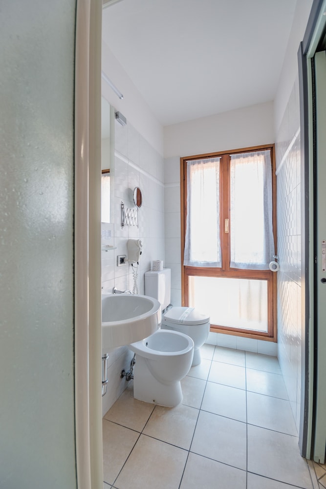 Classic Double or Twin Room, 1 Bedroom - Photo 23