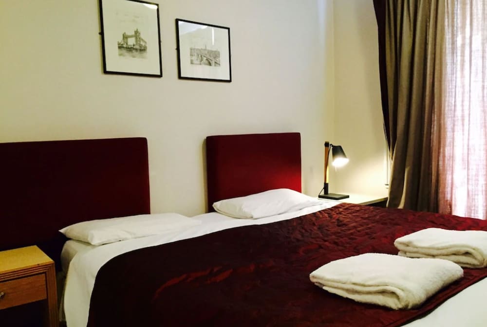 Standard Room, 2 Twin Beds photo 3