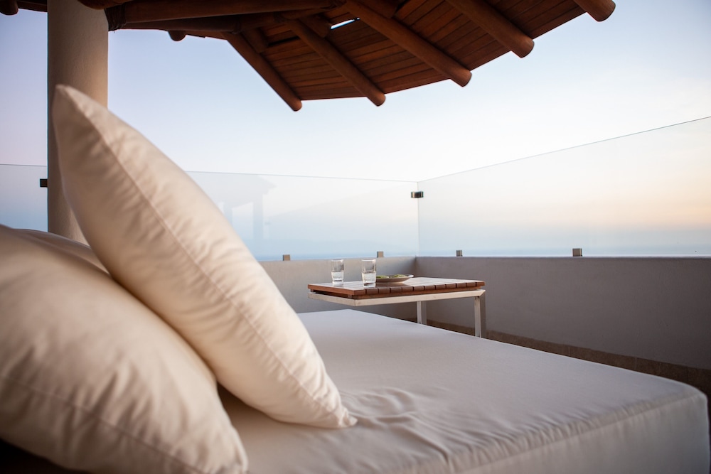Penthouse, 3 Bedrooms, Private Pool, Ocean View photo 2