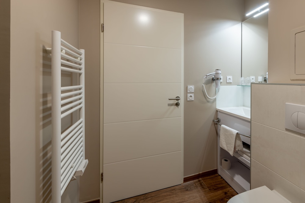 COMFORT STUDIO (DOUBLE BED) thumbnail 5