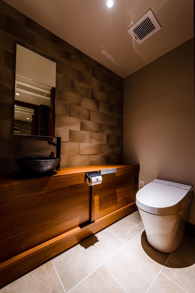 Deluxe Triple Room, Non Smoking - Photo 9