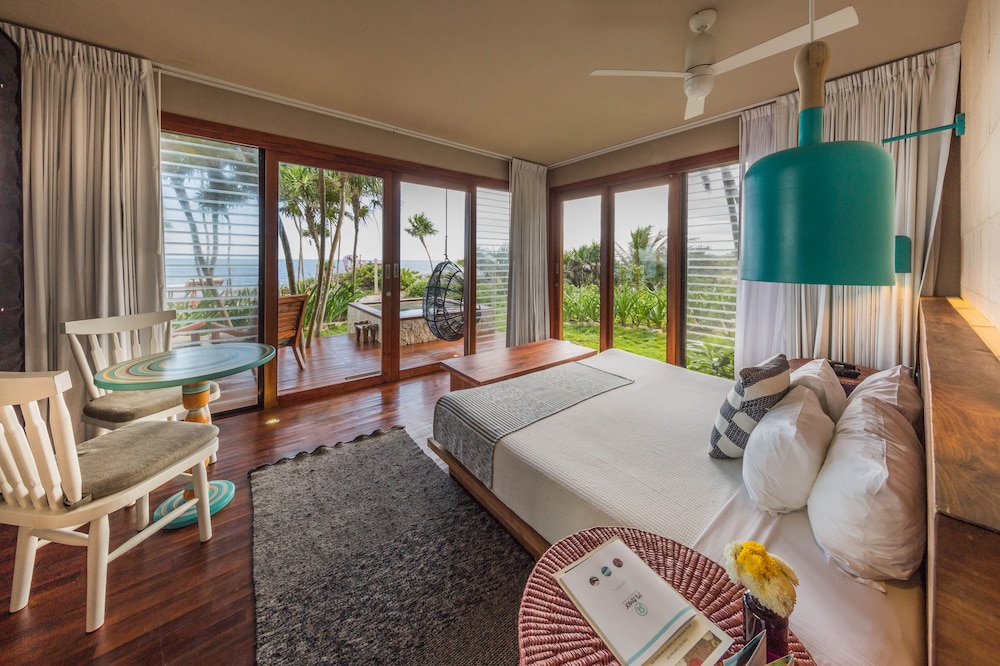 Sea Front Room With Refreshing Plunge Pool