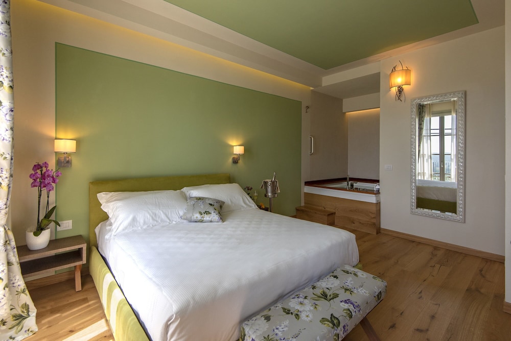 Exclusive Suite - Photo 12