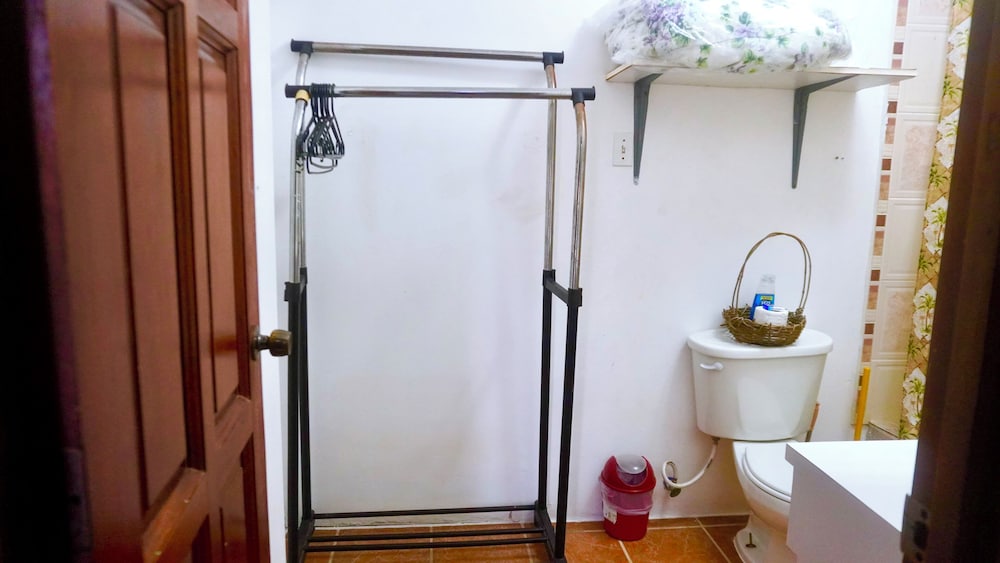 Standard Studio, 1 Queen Bed, Kitchenette, Courtyard Area photo 3