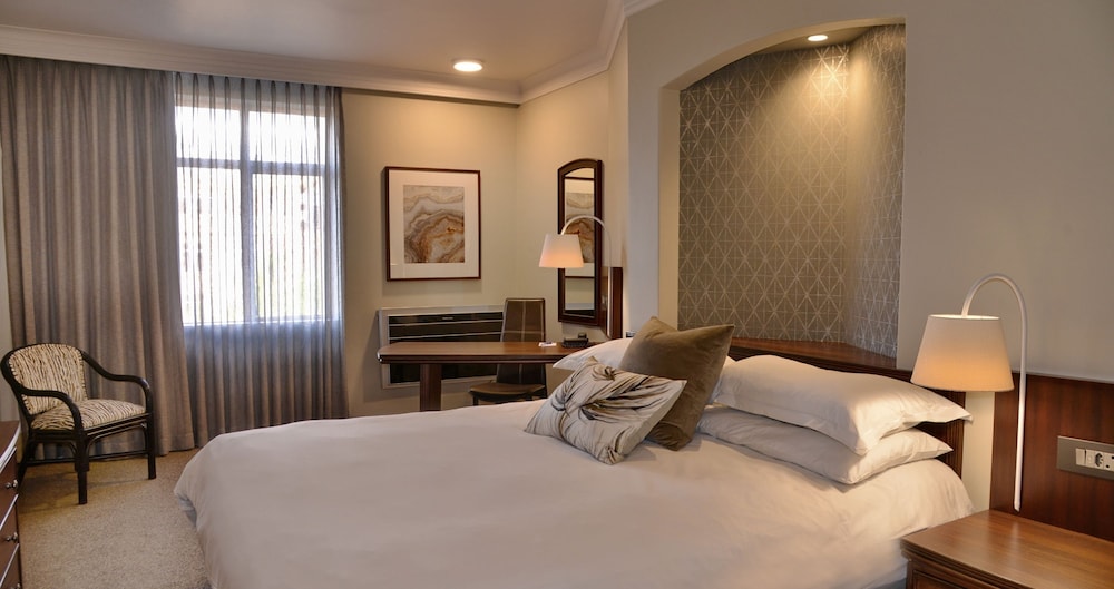 Executive Room - Photo 1