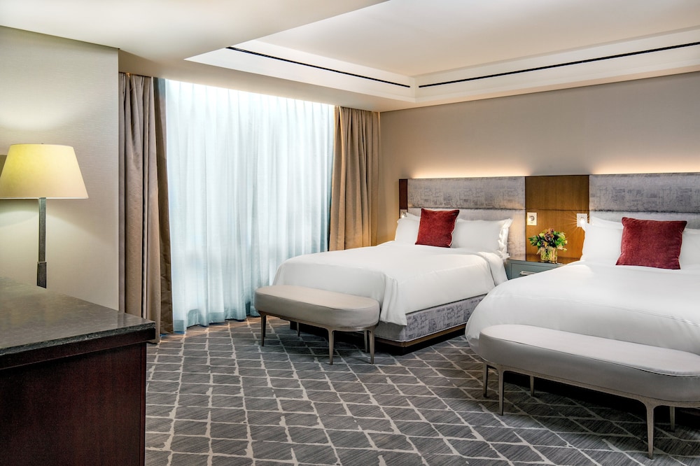 Presidential Suite, Multiple Beds