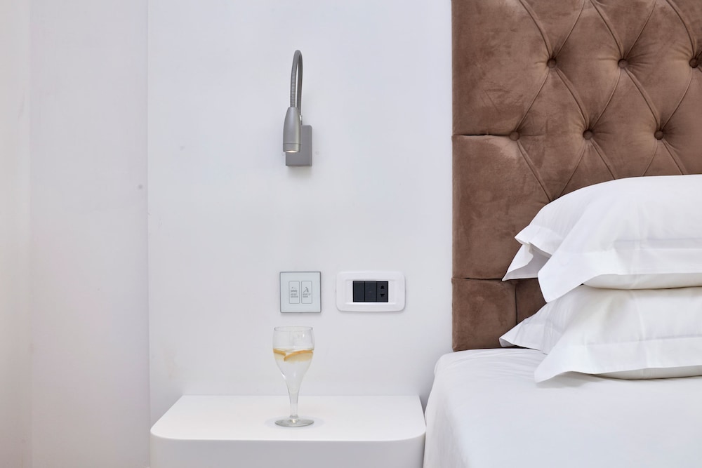 Standard Double or Twin Room (Inland view) - Photo 2