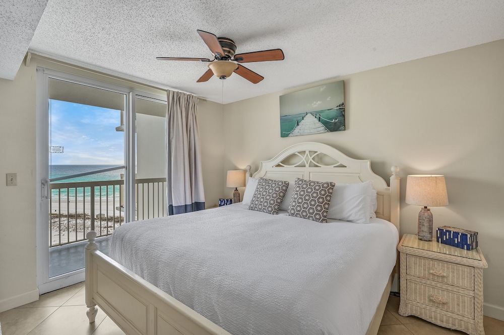 Condo, 2 Bedrooms, Beach View (Pelican 1015) photo 3