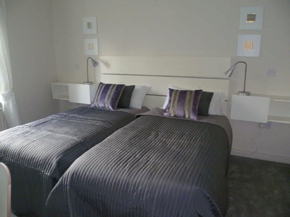 House, 3 Bedrooms photo 3