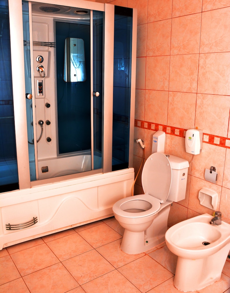 Deluxe Suite photo 3