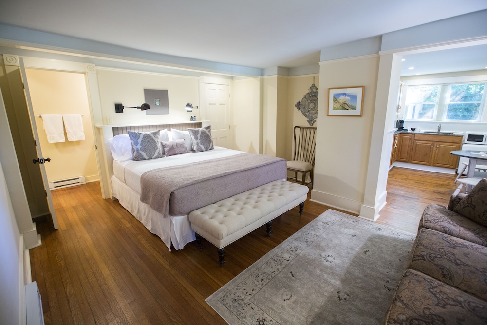 Deluxe Suite, 1 King Bed