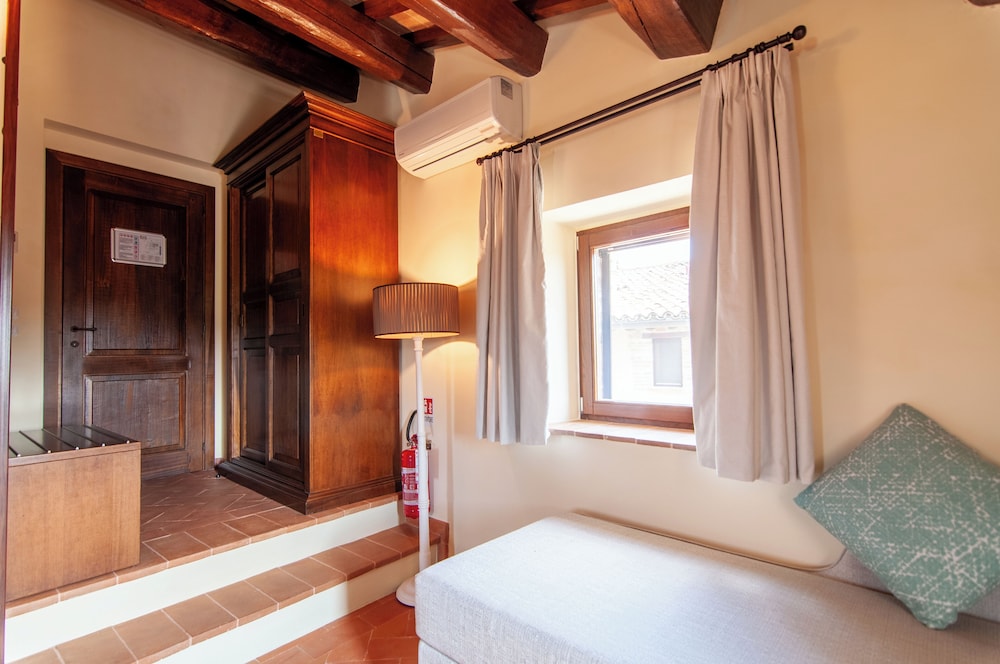 Deluxe Room, City View photo 3