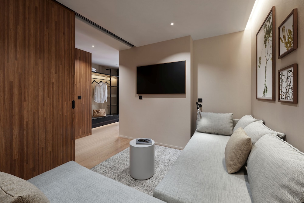 V Level Suite for 2+2 Seaview photo 3