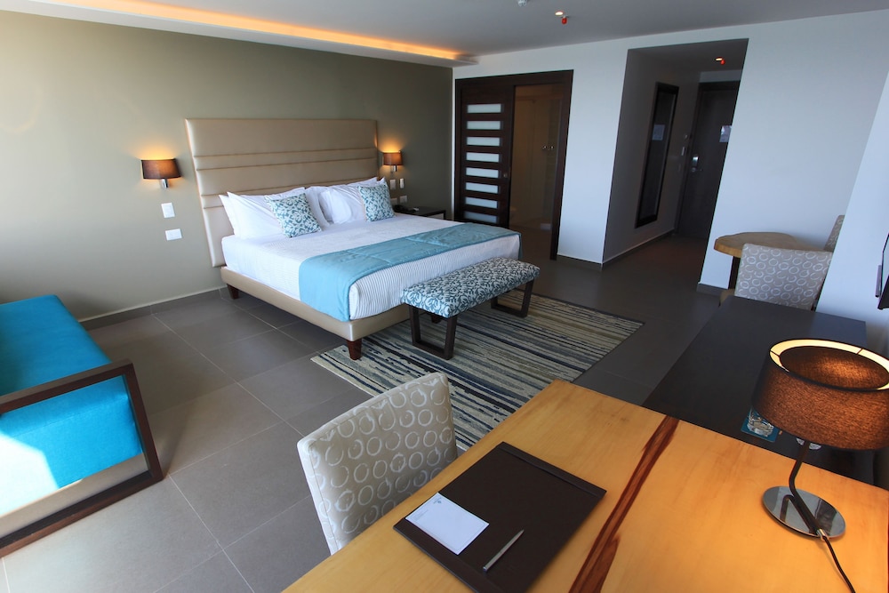 Premium Room, 1 King Bed, Sea View