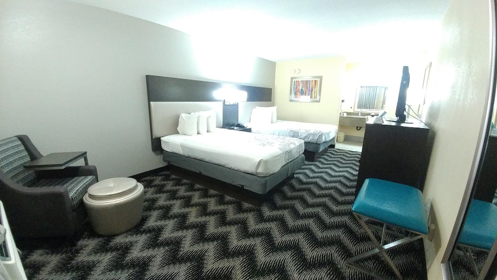 Standard Room, 2 Double Beds, Non Smoking, Refrigerator & Microwave (1st Floor) - Photo 3