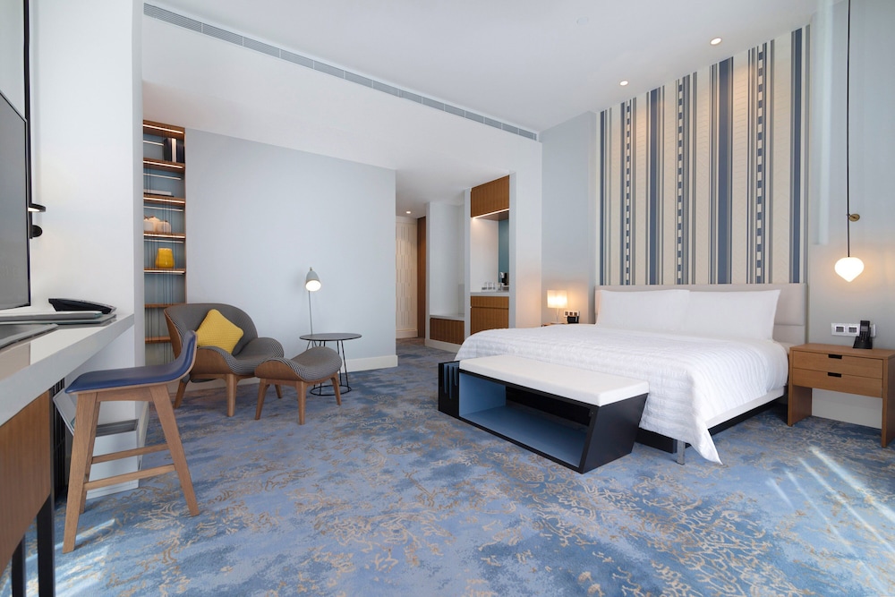 Junior Suite, 1 King Bed