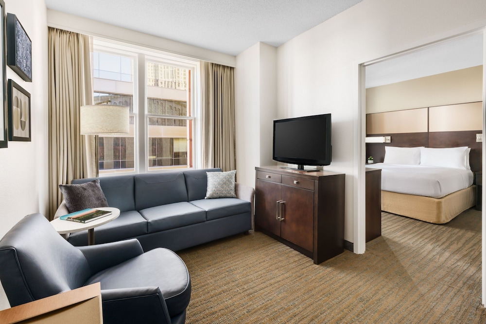 Suite, 1 Bedroom - Photo 1