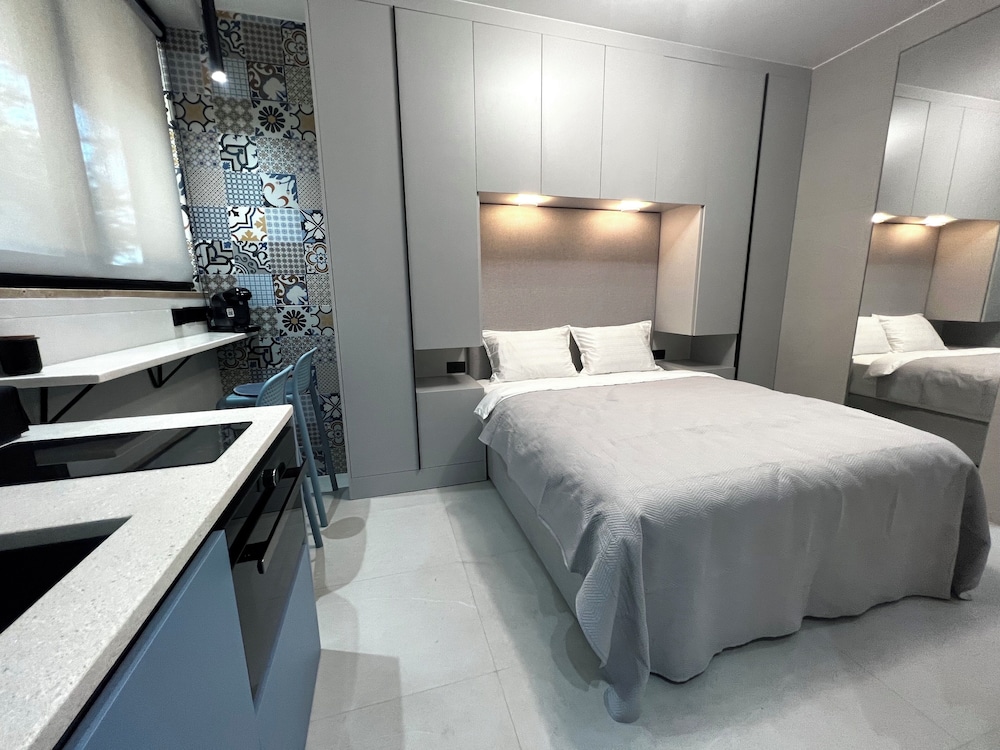 Luxury Studio Suite, Beachside