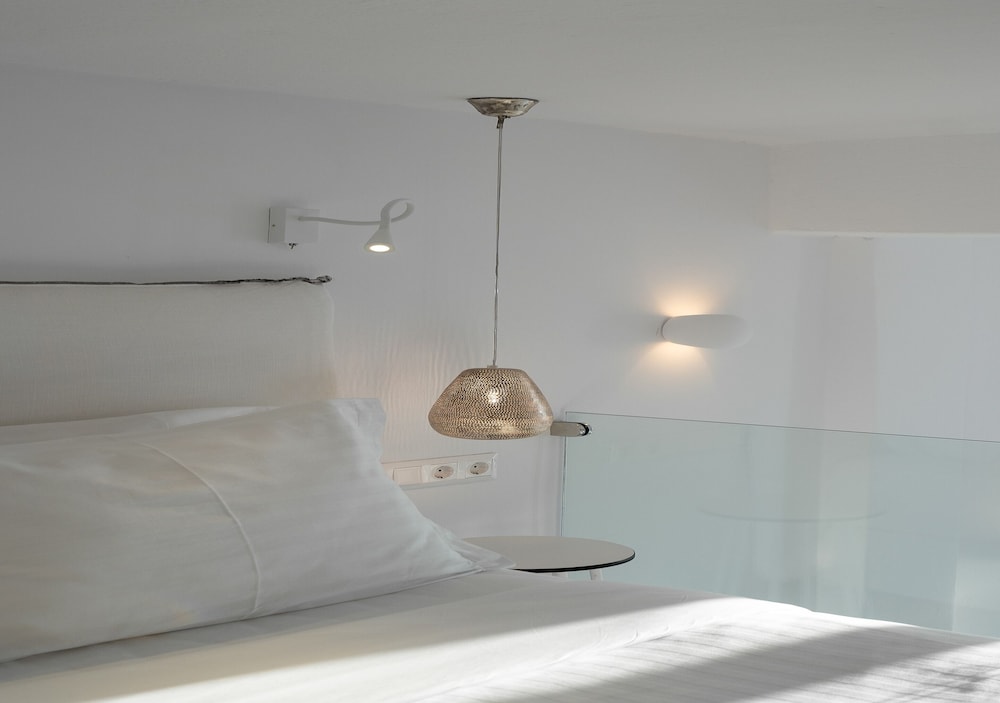 Superior Suite - Photo 7