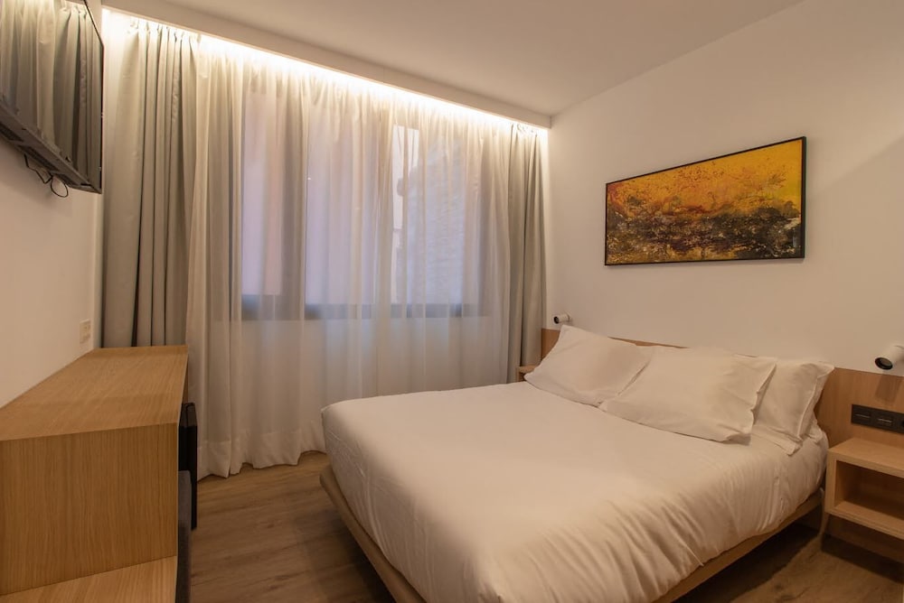 Deluxe Double Room Single Use