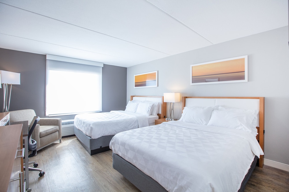 Standard Room, 2 Double Beds, Roll-in Shower (Mobility, Roll-In Shower) - Photo 3