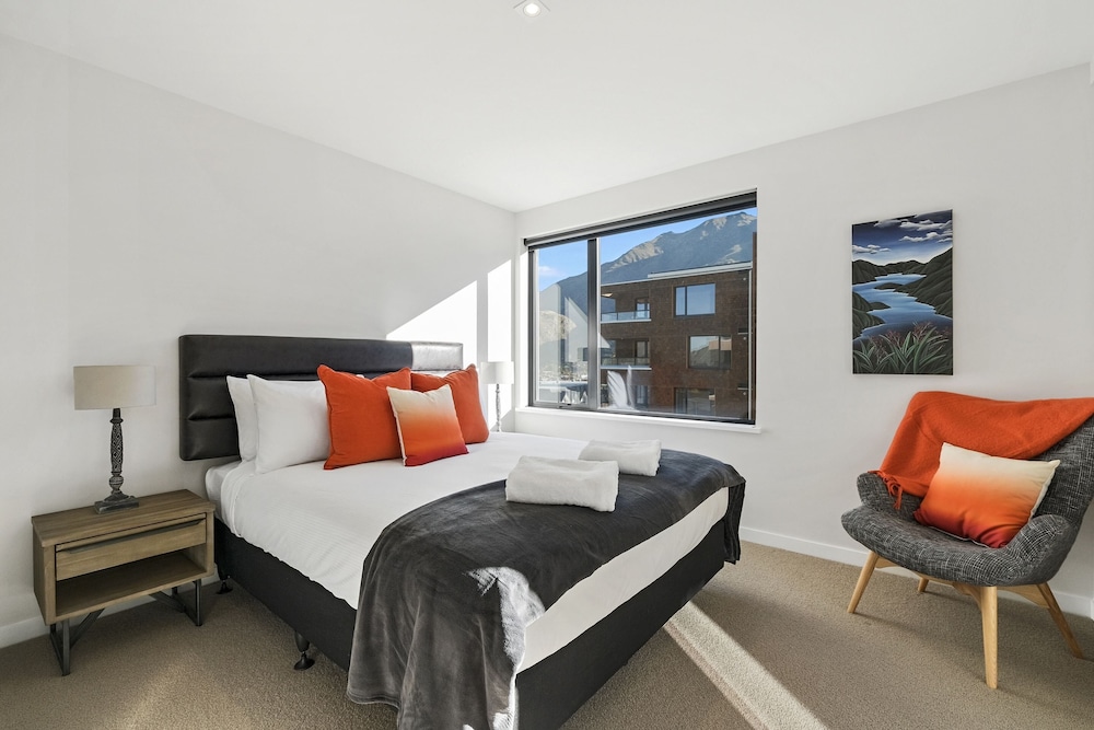 Superior Apartment, 2 Bedrooms, Mountain View, Mountainside