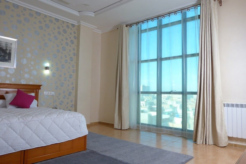 Standard Triple Room, Private Bathroom, City View photo 2