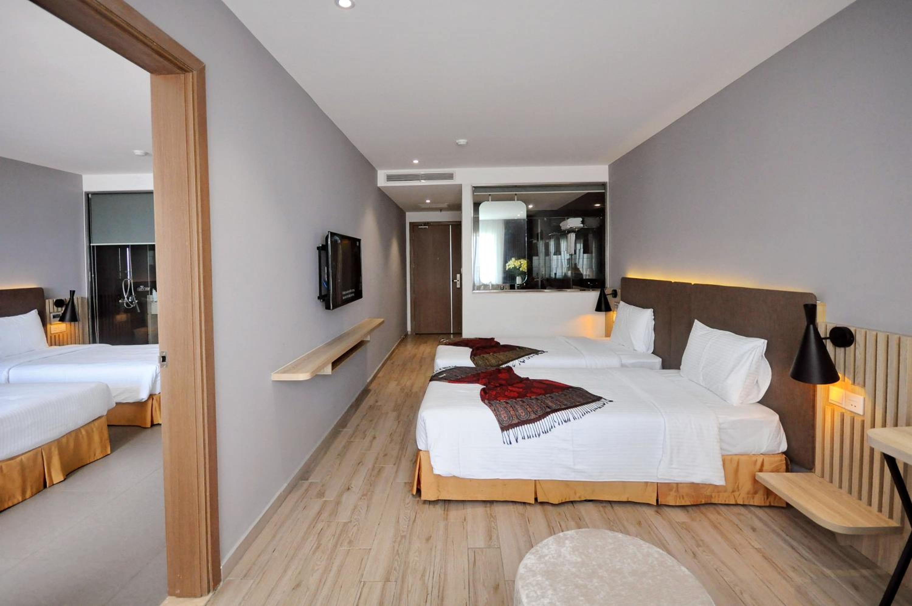 Family Room with Sea View - Photo 13