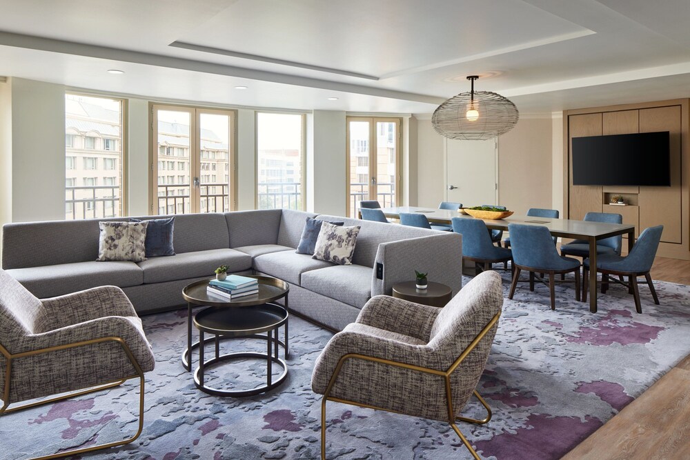 Signature Suite, 1 Bedroom - Photo 1