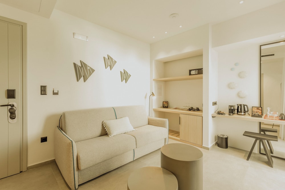 Standard Suite - Photo 6