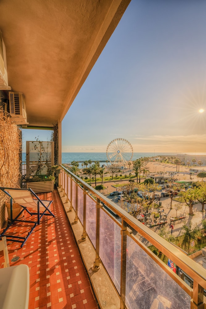 Double Room, 1 Queen Bed, Private Bathroom (External), Balcony Sea View