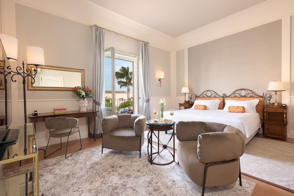 Junior Suite, Terrace, Pool View photo 1