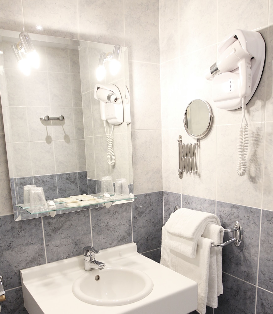 Standard Shared Dormitory, Women only photo 3