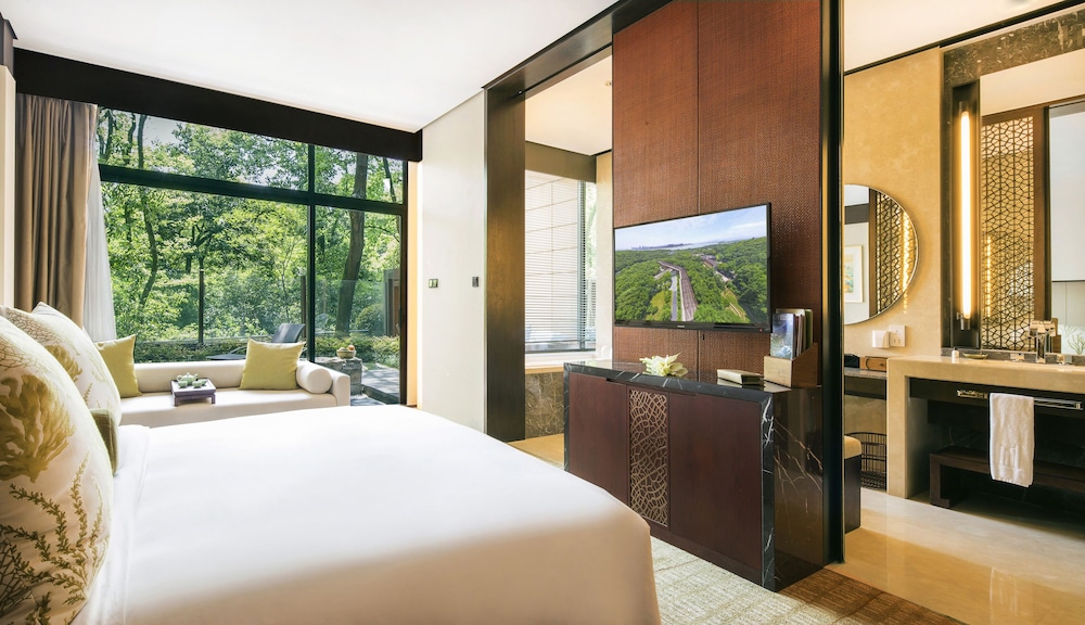 Courtyard Room photo 1