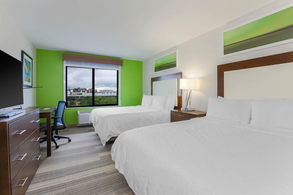 Premium Room, 2 Queen Beds (Standard) - Photo 1