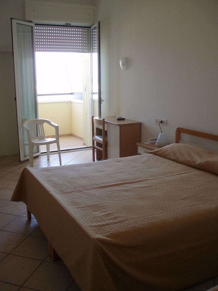 Classic Double Or Twin Room, 1 Queen Bed, Non Smoking, Sea View