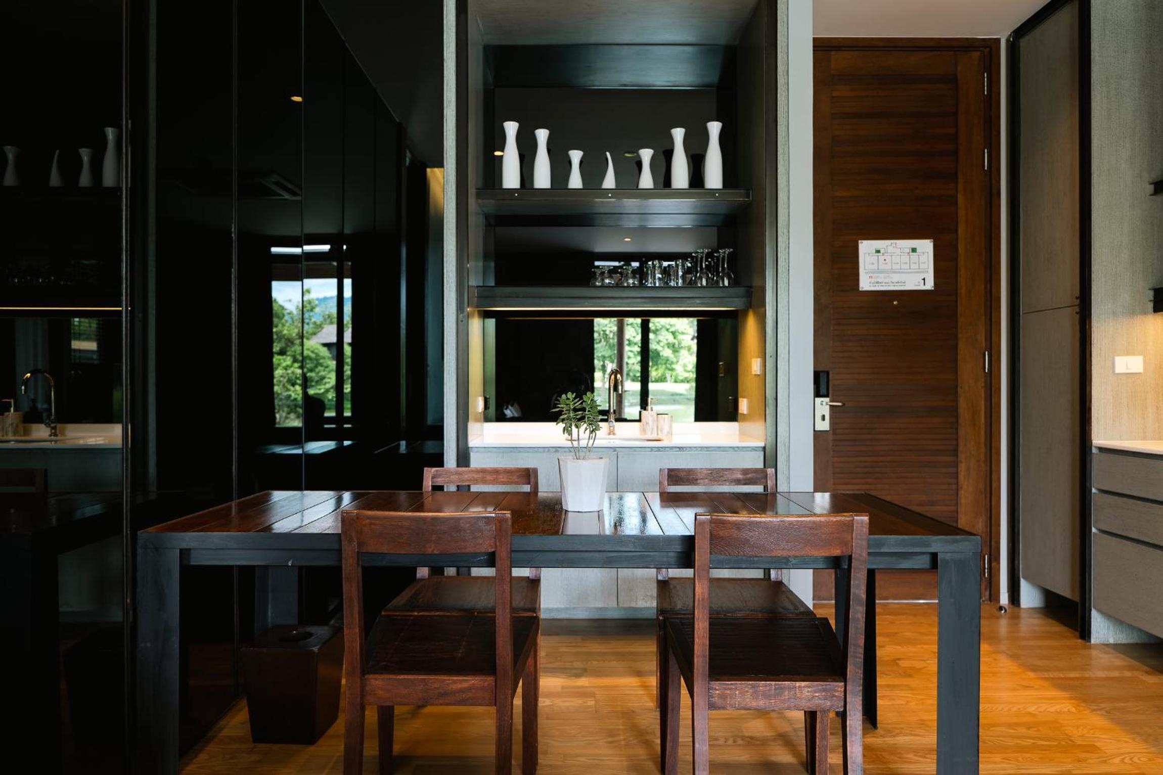 Two-Bedroom Suite - Photo 3