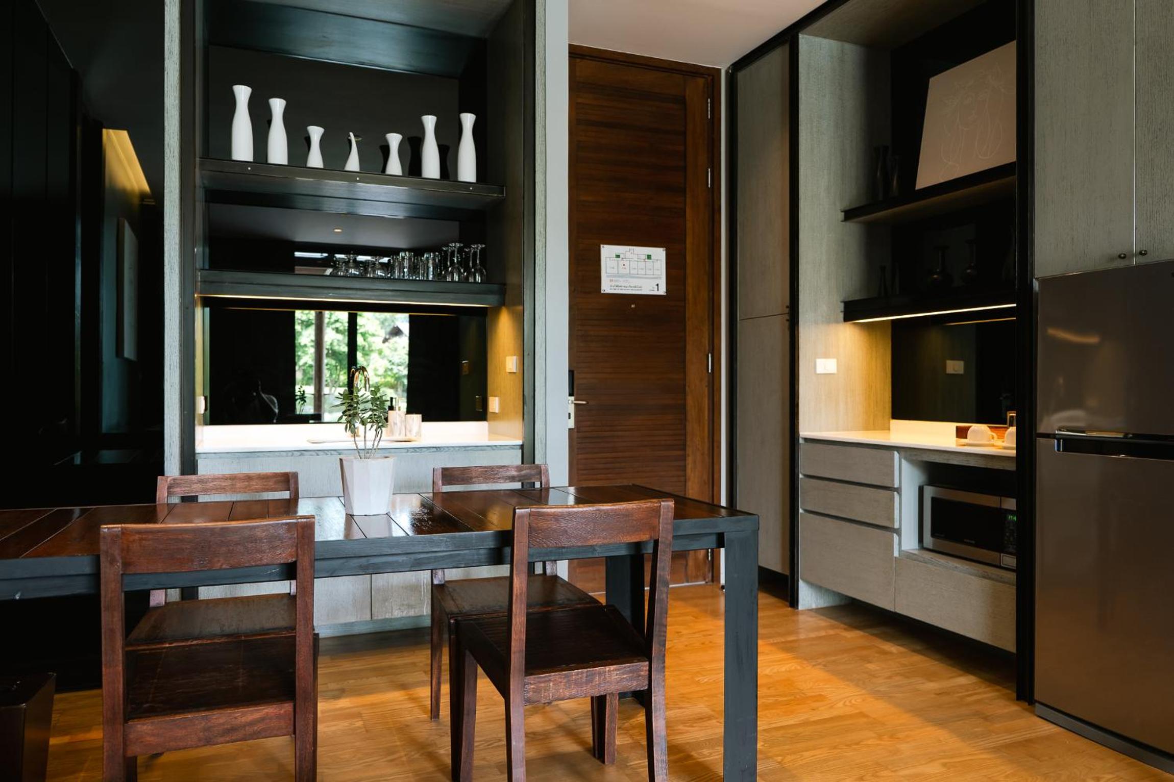 Two-Bedroom Suite - Photo 4