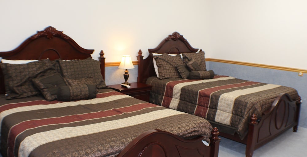 Signature Double Room, 2 Queen Beds, Accessible photo 2