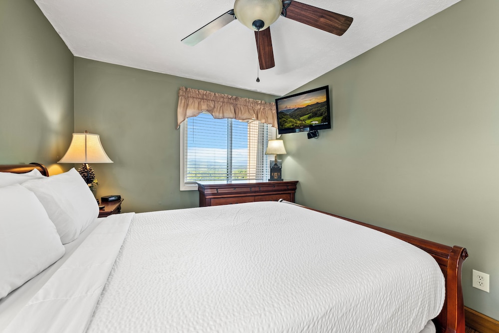 Mountain Top View | Loft Sleeps 8 Views Indoor Pool Access photo 2